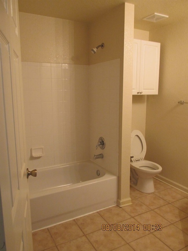 Building Photo - 305 N Villa San Marco Dr