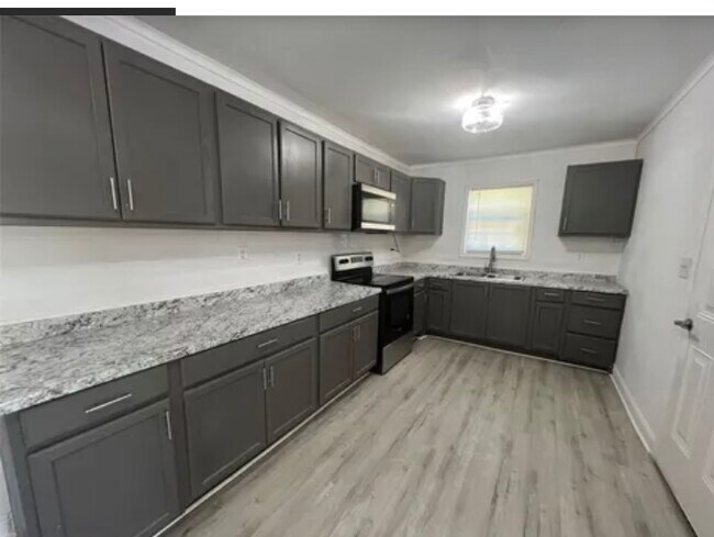 Building Photo - 1764 Aline Ave