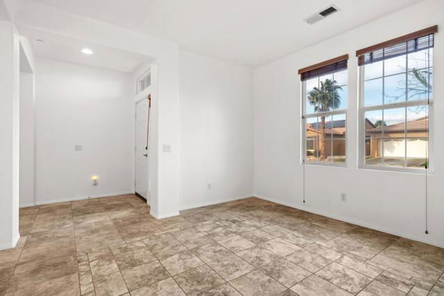 Foto del edificio - 2651 Desert Breeze Way