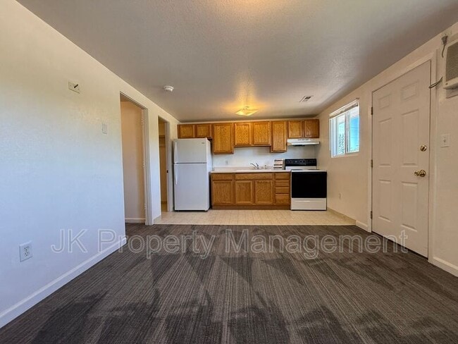 Building Photo - 4000 Ella Ave