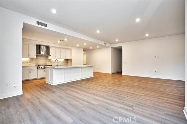 Building Photo - 3201 Rivington