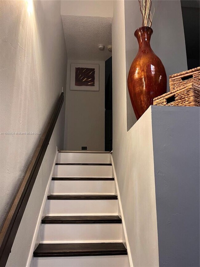 Foto del edificio - 474 SE 11th Terrace 474, Dania Beach, FL 3...