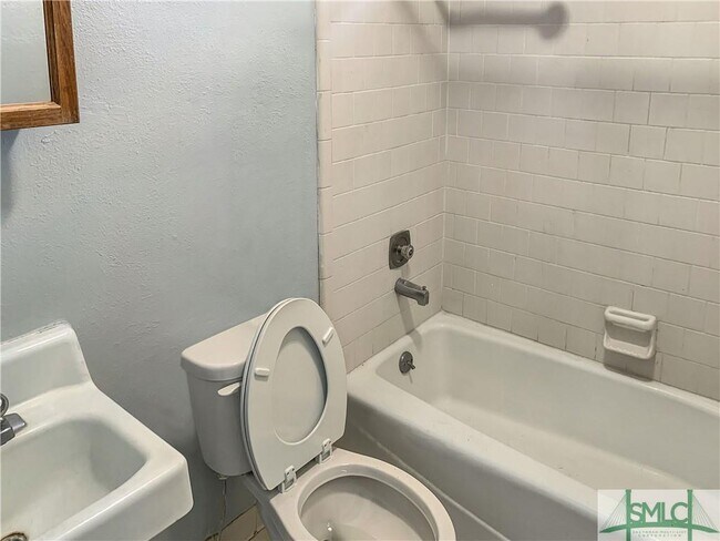 Foto del edificio - 4216 Montgomery St