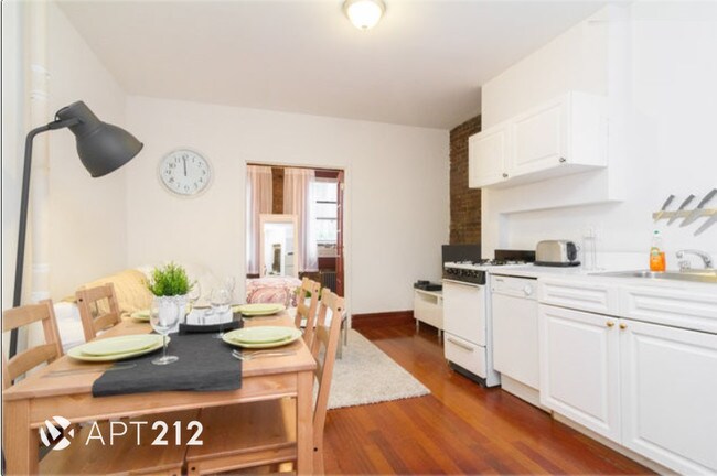 Foto del edificio - 247 W 11th St