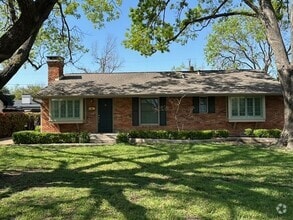 Building Photo - 522 Westwood Dr