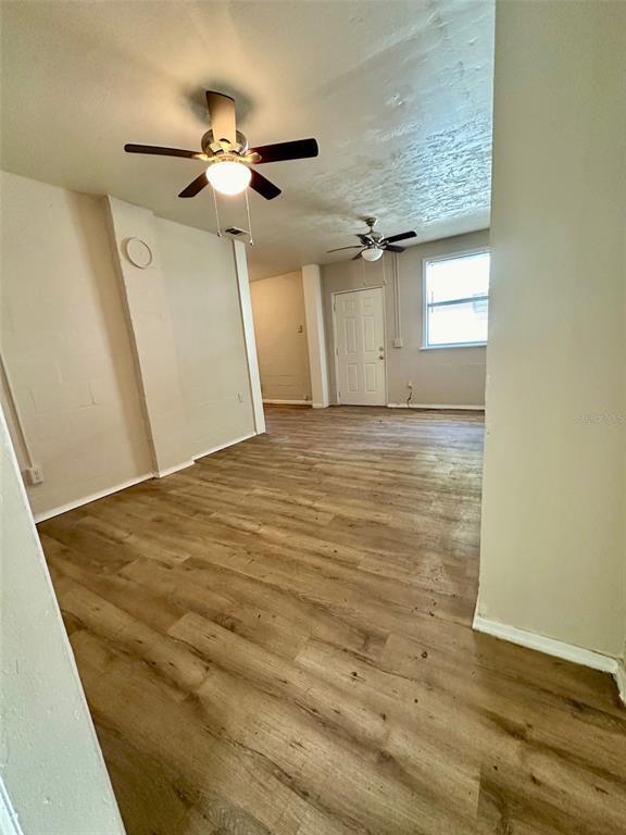 Foto del edificio - 643 NE Waldo Rd