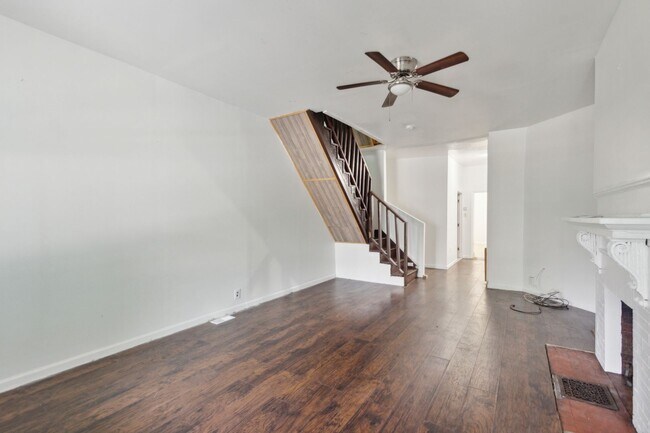 Foto del edificio - Spacious Home in Upper University City!