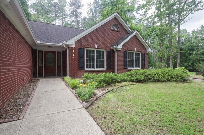 Building Photo - 721 Whitehead Rd