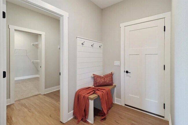 Foto del edificio - 520 Meadows Ct