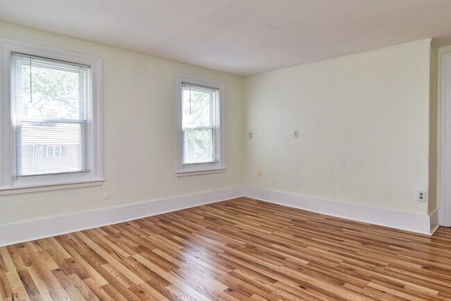 Building Photo - 18 Old Connecticut Path