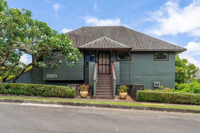 Building Photo - Lovely 2/2 Makiki Heights Home - Utilities...