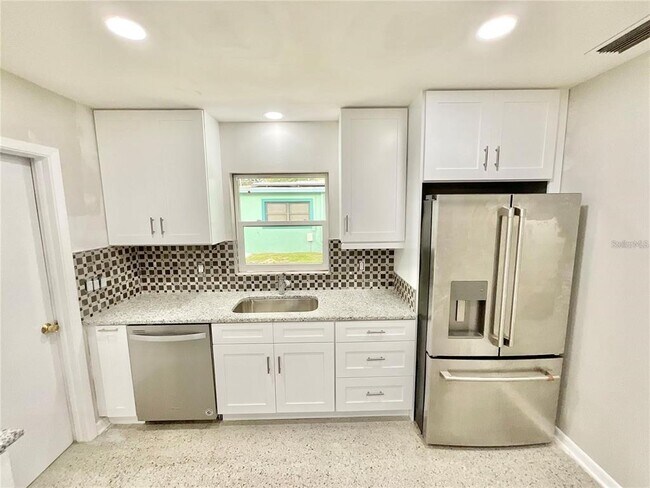 Building Photo - 6414 Murray Hill Dr