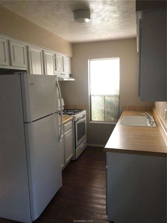 Building Photo - 1518 Pine Ridge Dr