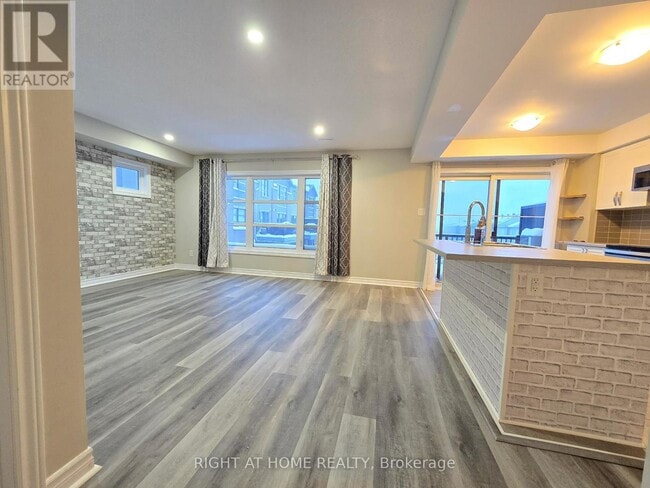 Building Photo - 314 DES TILLEULS Pvt