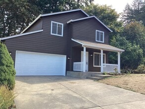 Building Photo - 512 NW Mitchell Ct
