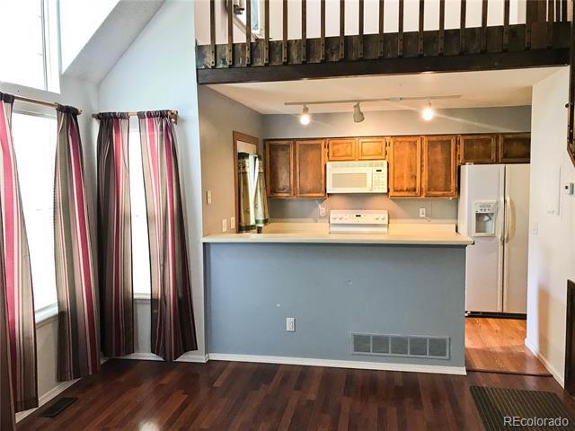 Foto del edificio - 14211 E Dickinson Dr