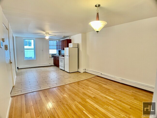 Building Photo - 2 Bedroom Apartment on 2nd Ave in Kips Bay