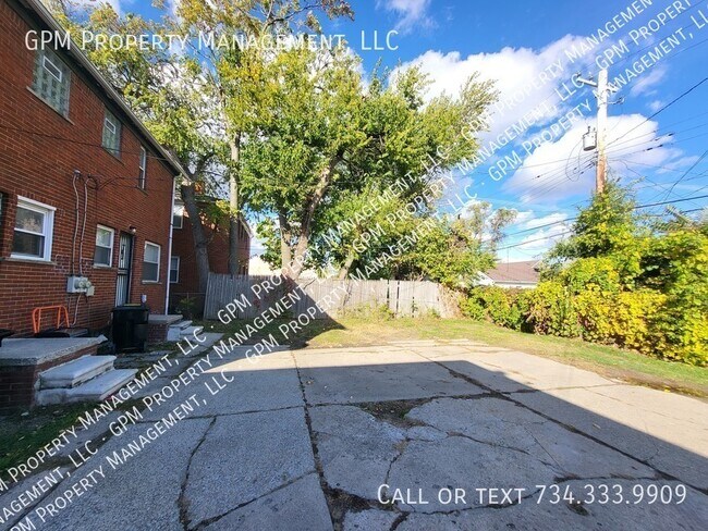 Foto del edificio - 8670 Schaefer Hwy