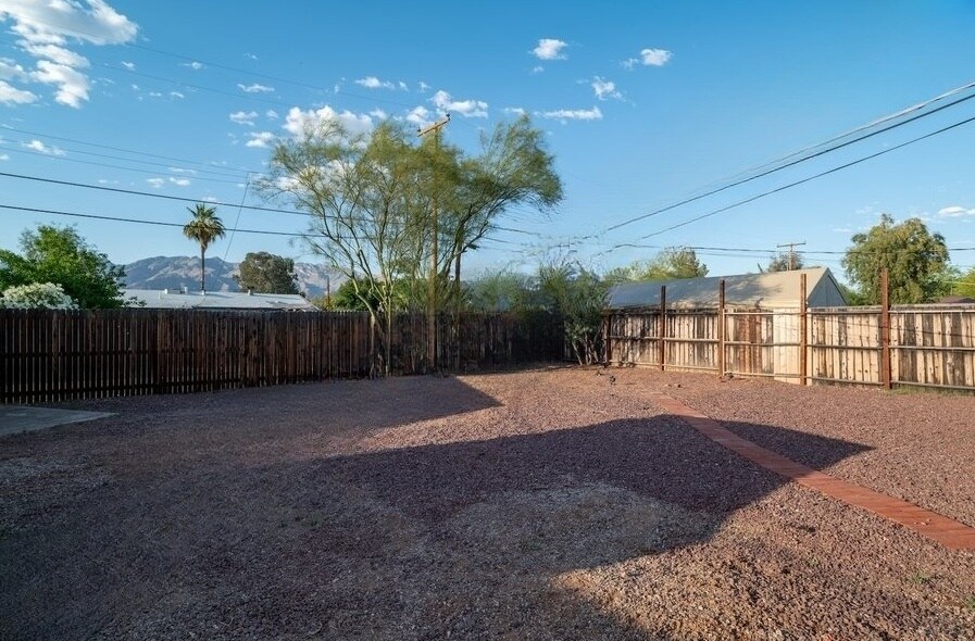 Primary Photo - 4307 E Hayhurst St