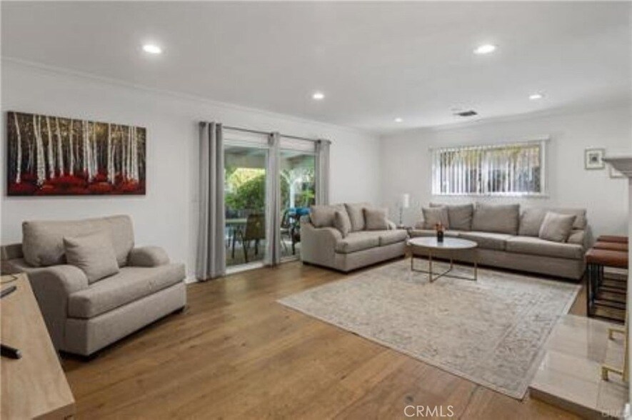 Foto principal - 22335 Kittridge St