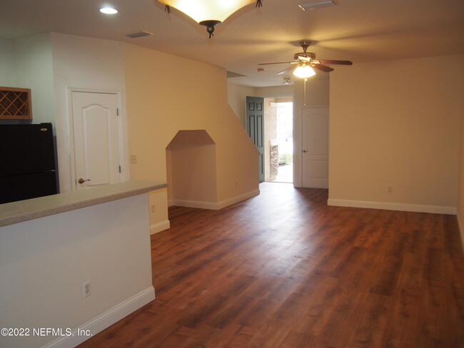 Building Photo - 2308 Red Moon Dr
