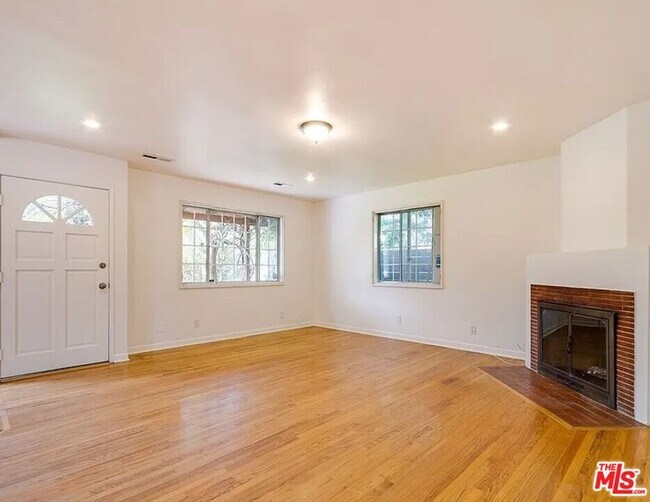 Foto del edificio - 3770 Stewart Ave