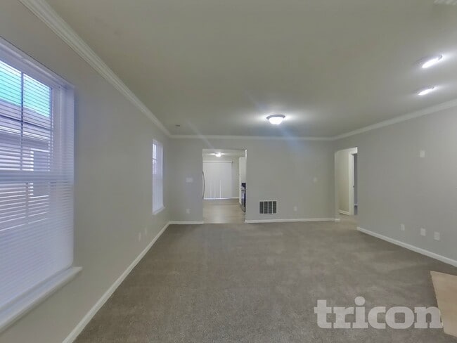 Building Photo - 15436 Dusty Trail