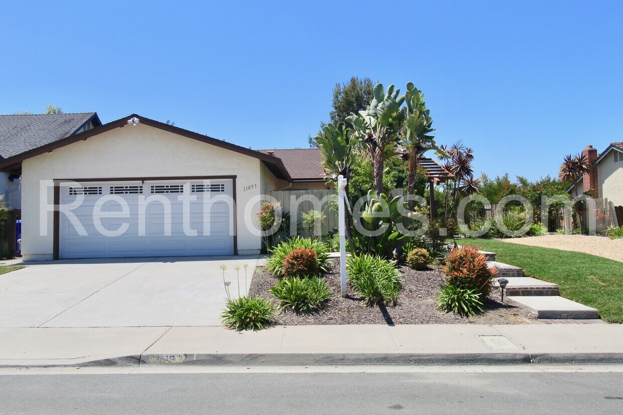 Primary Photo - 11093 Madrigal St