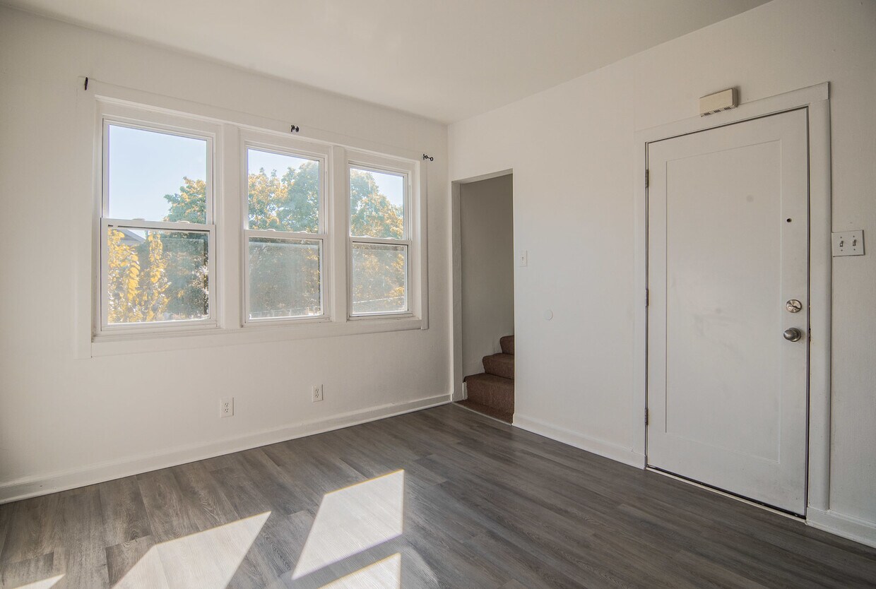 3432 W Palmer St Unit 2, Chicago, IL 60647 Condo for Rent in Chicago