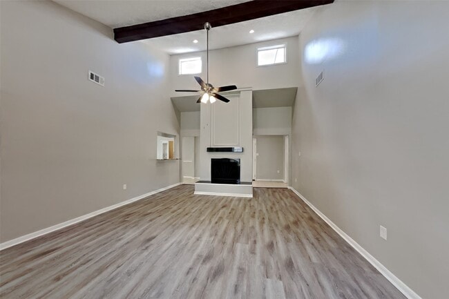 Foto del edificio - 22530 Smokey Hill Dr