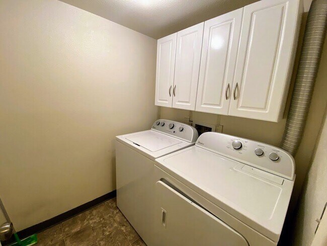 Foto del edificio - 14046 E Stanford Cir