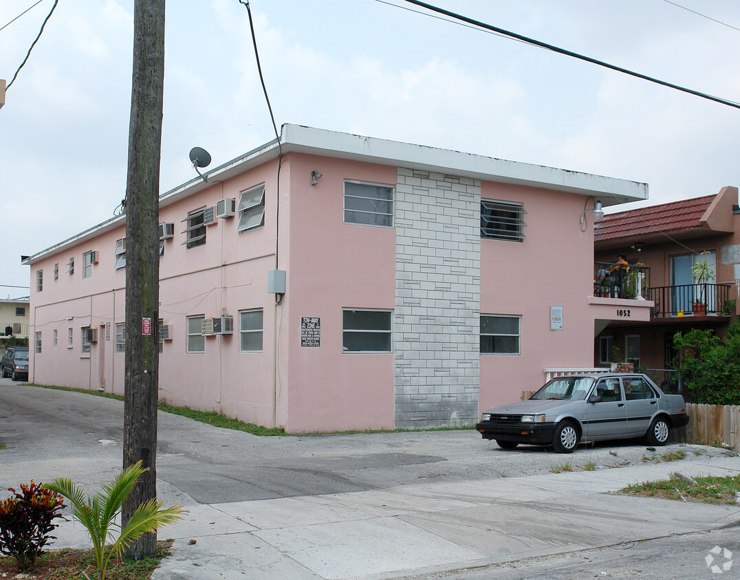 Foto del edificio - 1052 NW 6th St