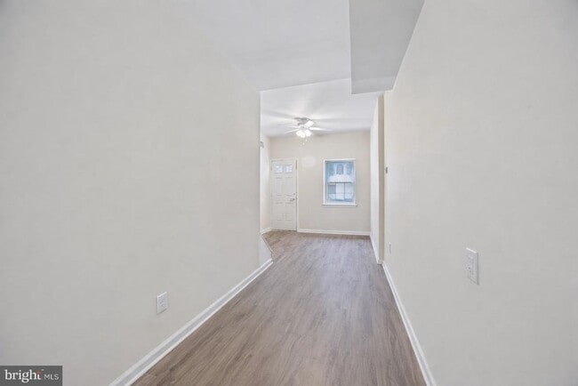 Foto del edificio - 1359 Crease St