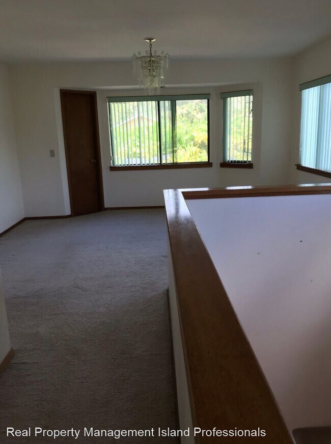 Building Photo - 4 br, 3.5 bath House - 4403-B  Omao rd