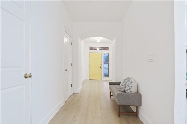 Building Photo - 712 Arrowood Pl