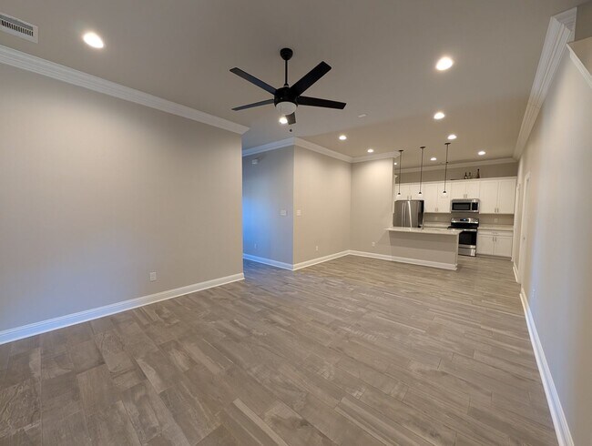 Foto del edificio - Legacy Pointe 3/3 Charmer