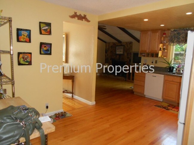 Building Photo - 1438 Windwood Ct