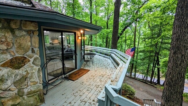 Building Photo - 828 Little Pine Mountain Rd