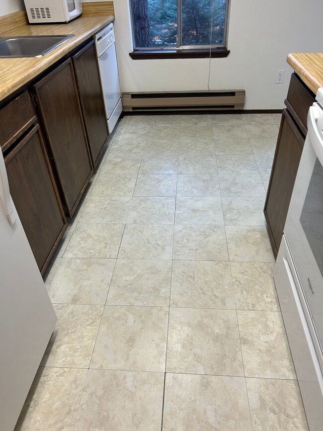 Building Photo - 1bd/1ba Issaquah Condo