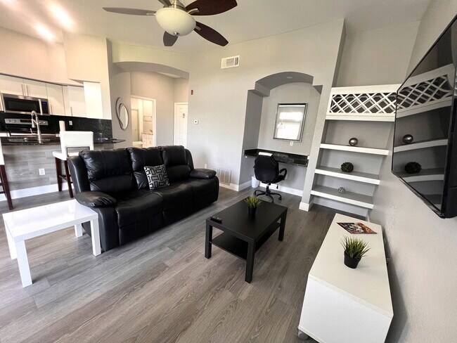 Photo - 7340 Westpointe Blvd Apartment