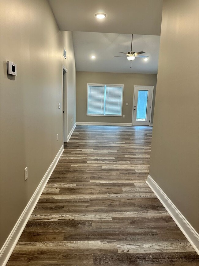 Foto del edificio - 2760 Cedrus Ave