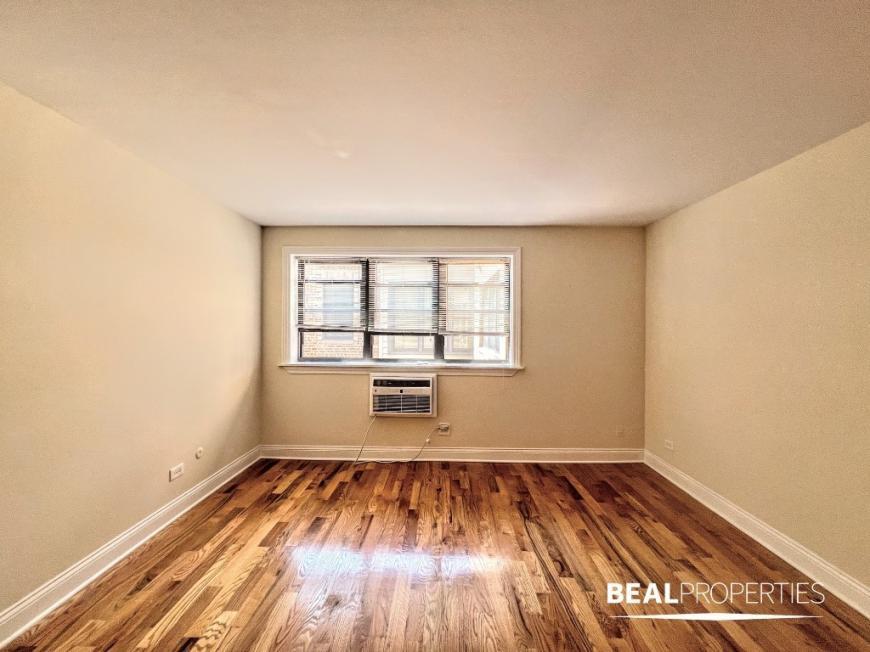 Foto principal - 0 bedroom in CHICAGO IL 60614