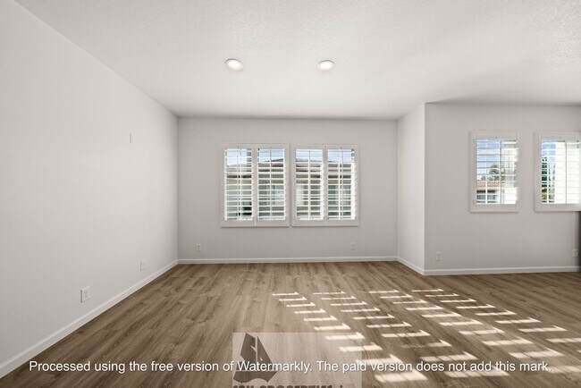 Foto del edificio - Welcome to this stunning 2-bedroom condo in gated community