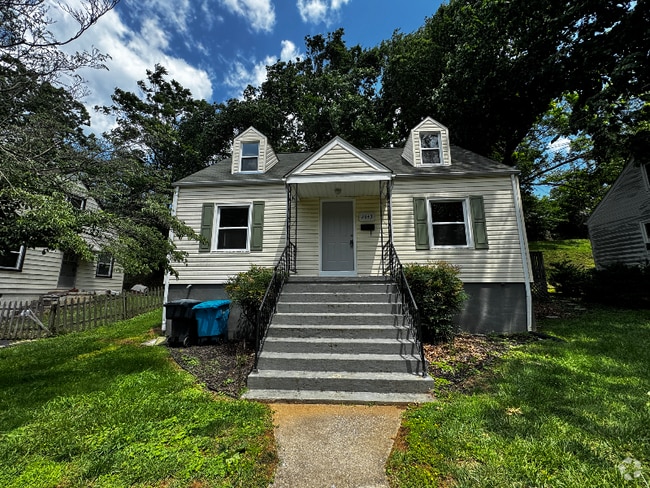 Building Photo - 2643 Lansing Dr SW