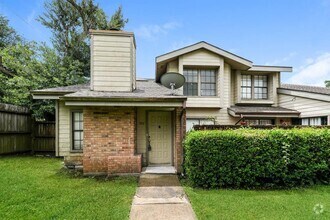 Building Photo - 200 Pecan Dr