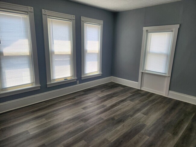 Foto del edificio - 2 Bedroom, 1 Bathroom Apartment