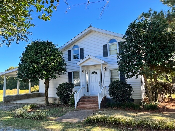 1356 Neighbors Rd, Dunn, NC 28334 House for Rent in Dunn, NC