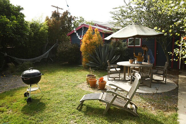 Patio trasero privado ideal para barbacoas. - 12133 Marshall St