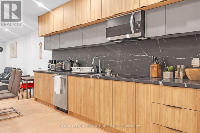 Photo du bâtiment - 31 Edinburgh Dr