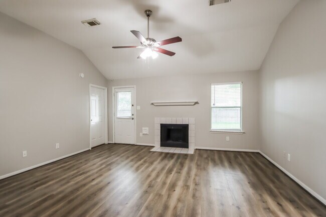 Foto del edificio - 3030 Killdeer Ln